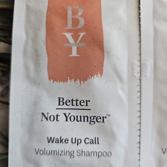 Branded Luscious Hair Bundle - Picture 9 of 11